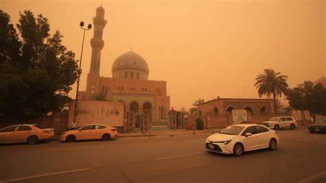 L Iraq Colorato Di Arancione Nuova Tempesta Di Sabbia A Baghdad La