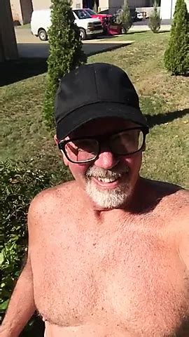 Icumoveru Takes A Risky Naked Walk XHamster