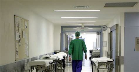 Sassari Donna Incinta Senza Tampone Respinta Dal Pronto Soccorso