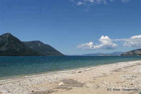 Spiaggia di fronte all'isola di Kalamos, Mitikas - Grecia
