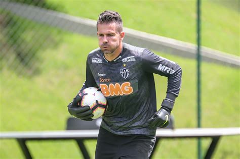 Victor ressalta importância de duelo contra o Cruzeiro na Copa BR