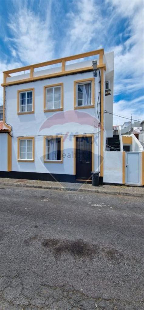 Casa Ou Moradia Venda Na Rua Da Estrela Praia Da Vit Ria Santa Cruz