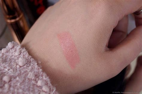 Charlotte Tilbury Hot Lips Lipstick Nude And Cream Lipstick Charlotte Tilbury Hot Or Not
