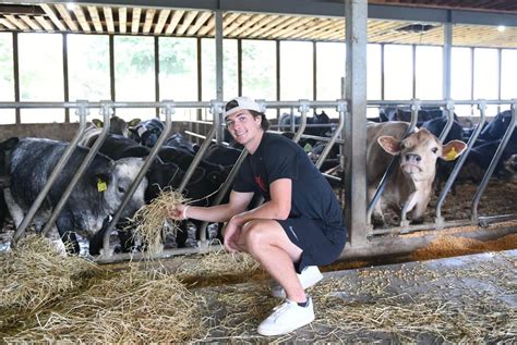 brady martins farm upbringing helped    top  nhl