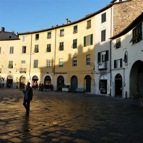 Piazza Dell Anfiteatro Lucca Italy Atlas Obscura