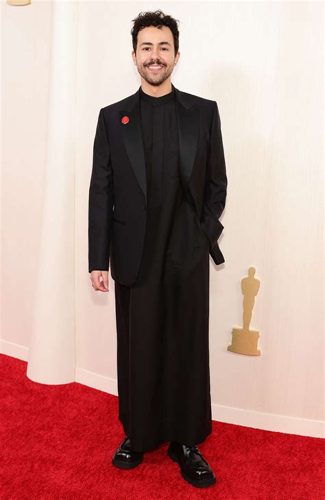 Billie Eilish Ramy Youssef Others Wear Gaza Ceasefire Pins To 2024 Oscars