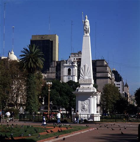 Buenos Aires Argentine La Pyramide Piramide De Mayo Au Centre De La