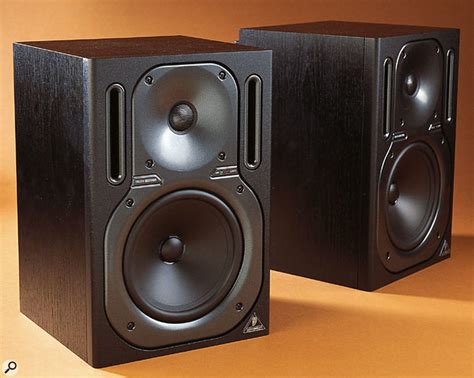 Behringer B2030A Truth
