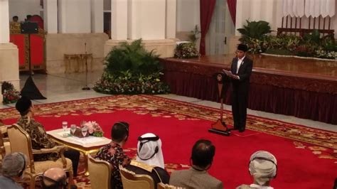 Jokowi Tradisi Nuzulul Quran Di Istana Masukan Para Ulama Ke Sukarno