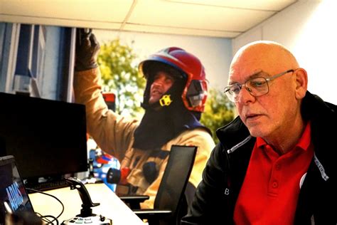 Hoe Bestuur Je Een Brandweerauto Bavo Galama Maakt Zijn Droom Waar