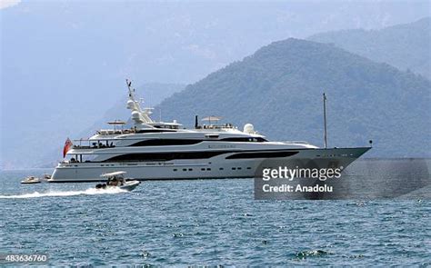 31 Philip Green Yacht Stock Photos, High-Res Pictures, and Images - Getty Images