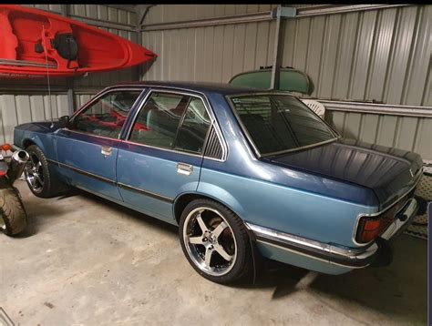 holden commodore vc sle sedan jcm  cars