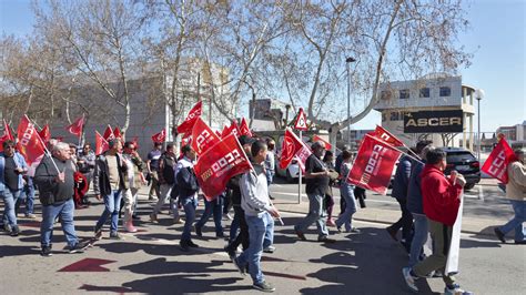 Los Sindicatos Convocan Dos Nuevas Jornadas De Huelga En El Azulejo Y