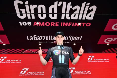 Giro D Italia La Lezione Di Alberto Dainese Resiste A Bergamo