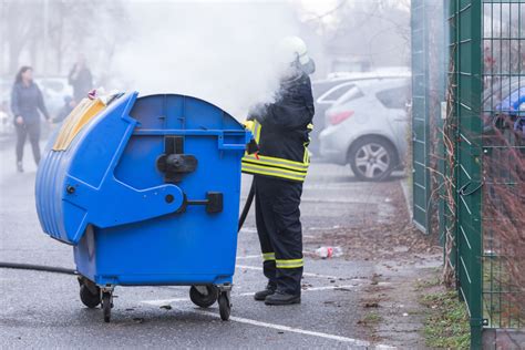 Brennende M Llcontainer Und E Bike Polizei Sucht Zeugen Karlsruhe One