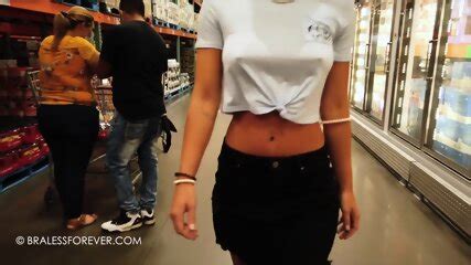 Flashing Her Tits In The Groceries