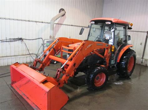 Kubota L3940 Tractor