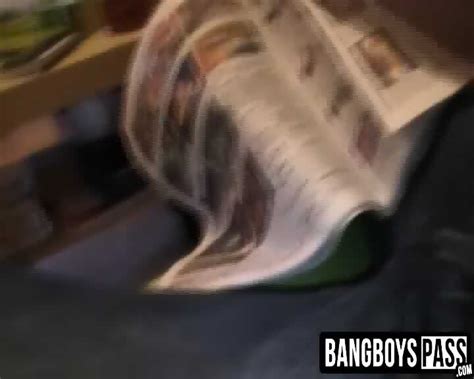 Gay Escort Gets Extra Cash For A Hard Bareback Fuck Service