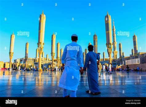 Masjid Madina Munawara Stock Photo Alamy