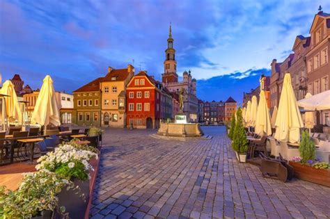 Premium Photo Poznan Town Hall On Old Market Square In Old Town At