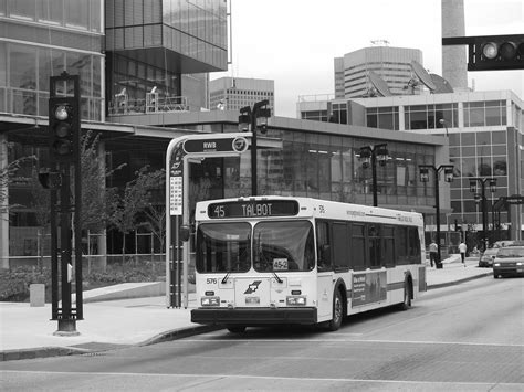 A Winnipeg Transit New Flyer Bus Graham Avenue Transit Ma Flickr