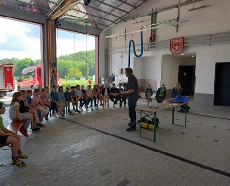 Brandschutzerziehung Grundschule Neukirchen Feuerwehr Neukirchen Bei