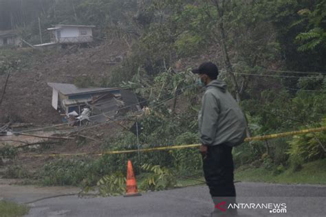 BPBD Garut Ingatkan Ancaman Longsor Di Jalur Wisata Selatan ANTARA News