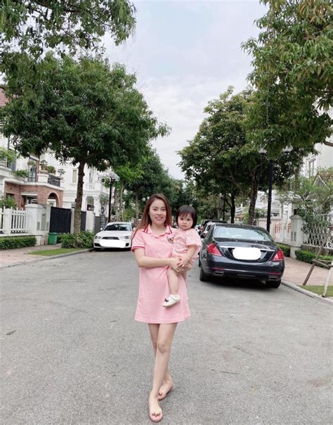 Hot mom Hằng Túi chỉ chị em cách chữa nổi mề đay khi mang thai