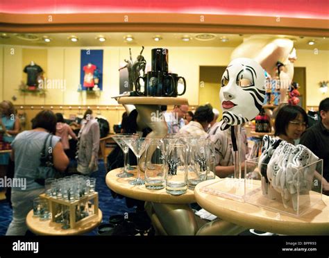 People buying merchandise in the Cirque du Soleil store in the Bellagio ...