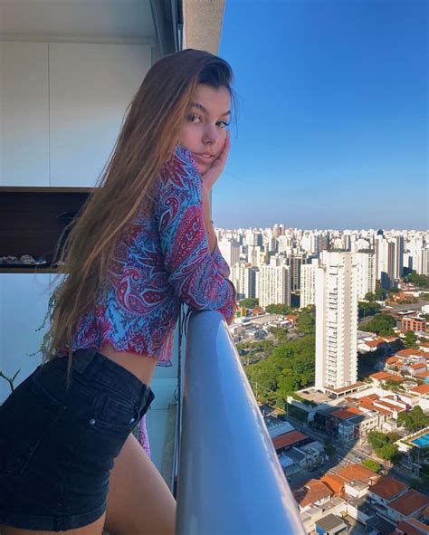 Sofia Kaspar Gonçalves no Instagram no time for fake people Fake