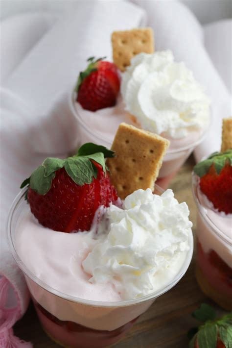 Easy Strawberry Pudding Parfaits It Is A Keeper
