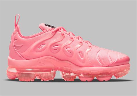 Nike Vapormax Plus Pink Bubblegum DM8337-600 | SneakerNews.com