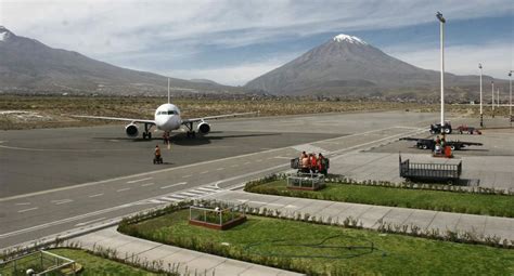 Arequipa Suspenden Vuelos Tras Toma Del Aeropuerto Alfredo Rodriguez