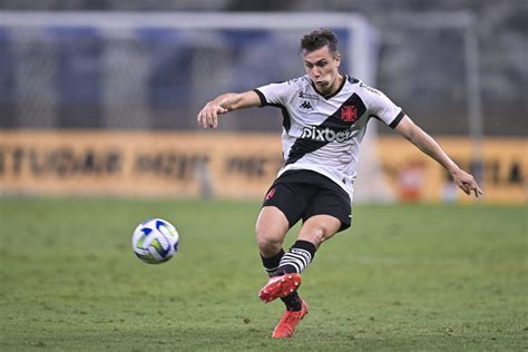 Lucas Piton Se Aproxima De Meta No Vasco E Corinthians Deve Receber