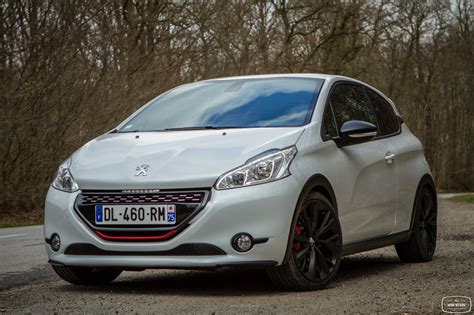 La Peugeot 208 GTi 30th à l essai du vrai Peugeot Sport