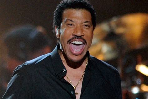 Lionel Richie’s ‘Tuskegee’ Album Debuts at No. 1