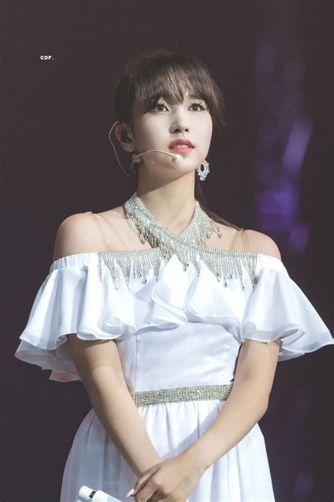 10 Times Twices Mina Showed Off Her Elegant Beauty In All White