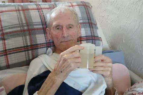 Irelands Oldest Man 108 Dies As His Three Word Rule For A Long Life