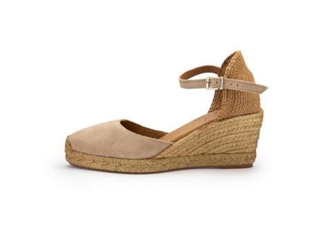Sandalia Cerrada Ante Nude Con Cu A De Esparto Simple De Pepa Cris Pepa Y Cris