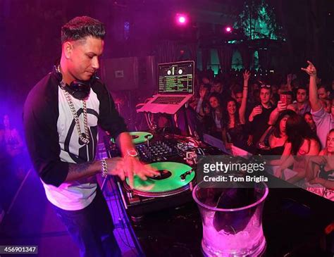 Pauly D Hosts The Pool At Harrahs Photos And Premium High Res Pictures