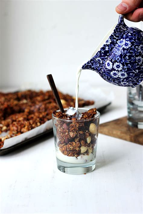 Sticky Date Granola | The Sugar Hit