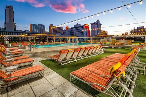 10 Best Pools In Las Vegas