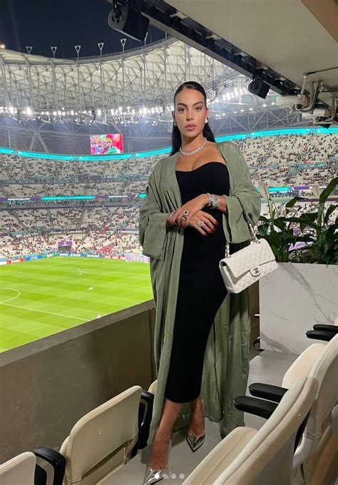 georgina rodriguez wears qatari abaya  portugal match  world cup
