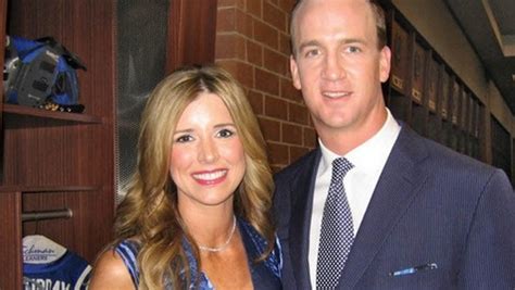 Photo Of Peyton Manning's Wife On Boat Goes Viral - The Spun