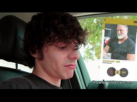 Hombre Mayor Se Folla Anal A Un Joven Gay De Una Conexi N En L Nea Xvideos