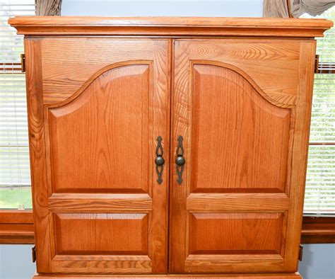 Bassett Traditional Style Oak Armoire Ebth