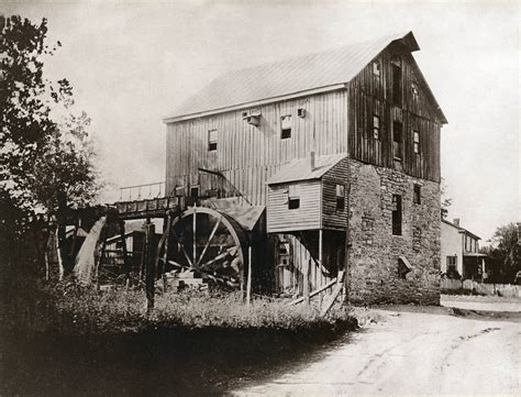 Mill - definition and meaning with pictures | Picture Dictionary & Books