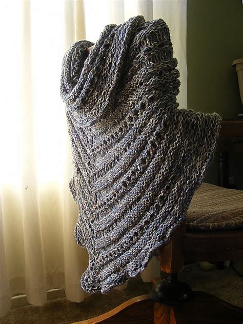 Ravelry The Infinity Cowl Pattern By Amy Coates