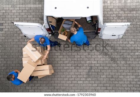 30,285 Loading Movers Images, Stock Photos, 3D objects, & Vectors | Shutterstock