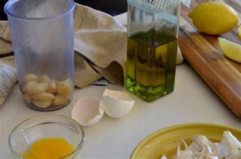 Aioli, or Allioli, a versatile sauce - MAMA ÍA